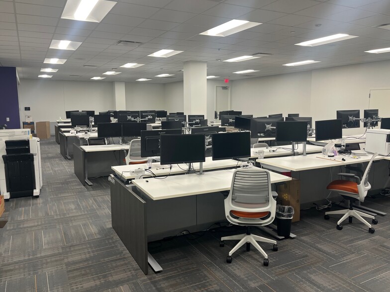 4161 Piedmont Pky, High Point, NC for lease - Interior Photo - Image 2 of 7