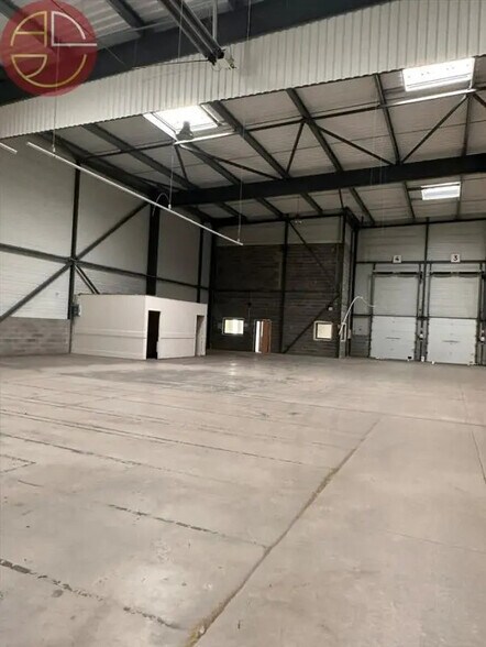 Industrial in Toulouse for sale - Interior Photo - Image 2 of 3