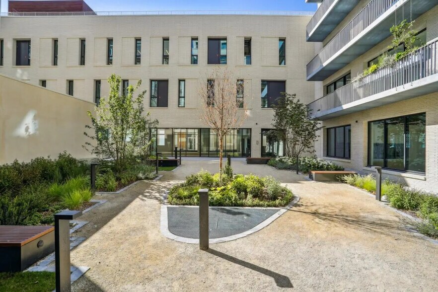 36 Rue Du Chemin Vert, Paris à louer - Photo du bâtiment - Image 1 de 37