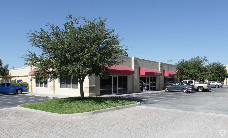 5401 Taylor Rd, Naples, FL for lease - Primary Photo - Image 2 of 18