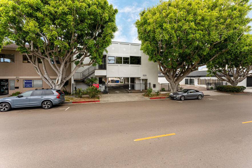 629 2nd St, Encinitas, CA à louer - Photo du bâtiment - Image 1 de 4