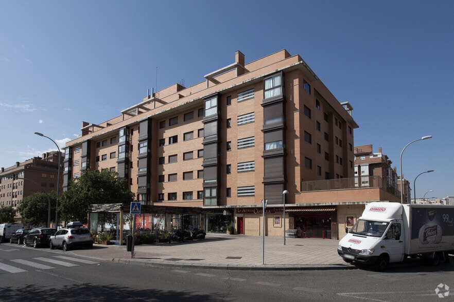 Multifamily in Madrid, Madrid for sale - Building Photo - Image 2 of 2