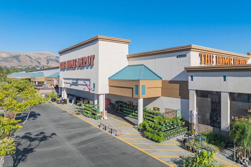 43901-43941 Hugo Ter, Fremont, CA à louer - Photo du bâtiment - Image 2 de 10