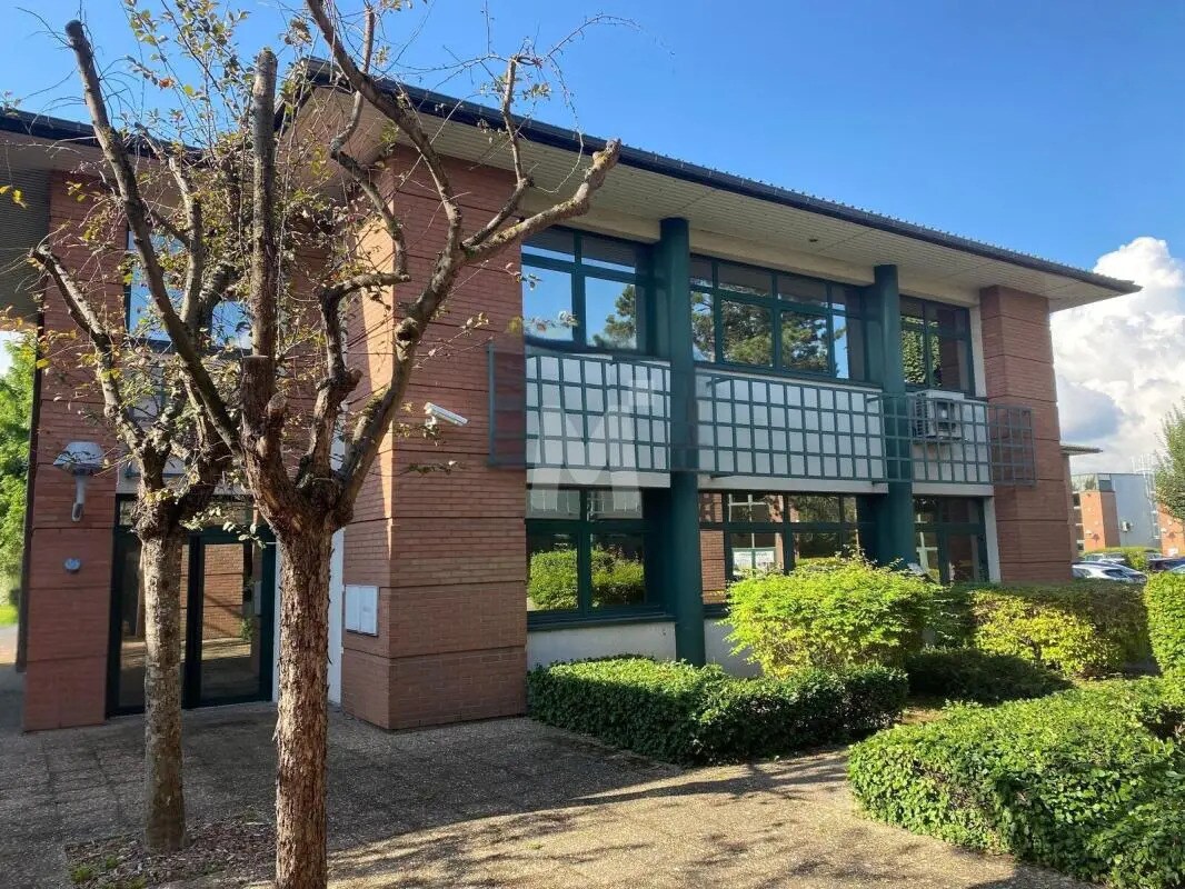 Office in Évry-Courcouronnes for lease Building Photo- Image 1 of 7