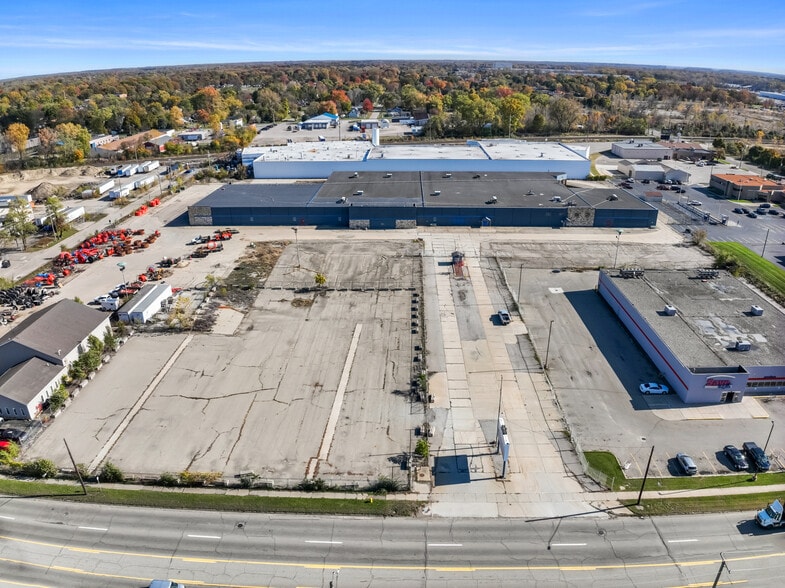2010 N Dort Hwy, Flint, MI à vendre - Photo du bâtiment - Image 1 de 35