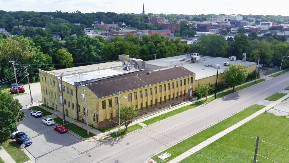 340 N Franklin St, Janesville, WI à vendre - Photo du bâtiment - Image 1 de 10