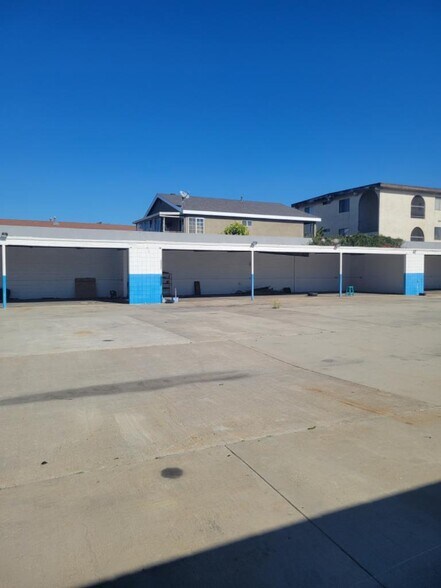 14127 Kornblum Ave, Hawthorne, CA à louer - Photo du bâtiment - Image 3 de 6