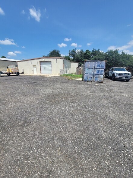 200 CR 180, Leander, TX à louer - Photo du bâtiment - Image 2 de 11