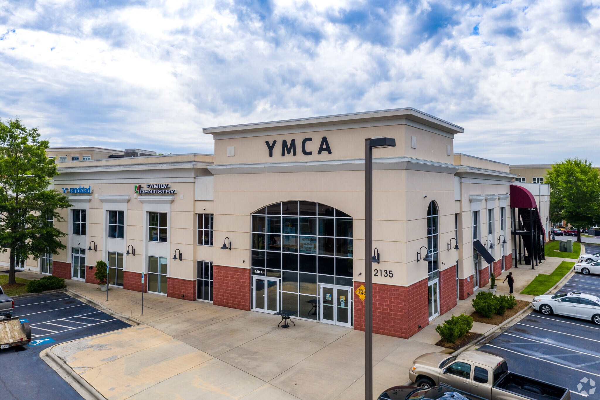 2135 Ayrsley Town Blvd, Charlotte, NC for lease Primary Photo- Image 1 of 38