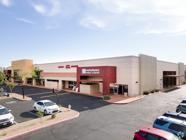 868 N Gilbert Rd, Gilbert, AZ for lease - Primary Photo - Image 1 of 26