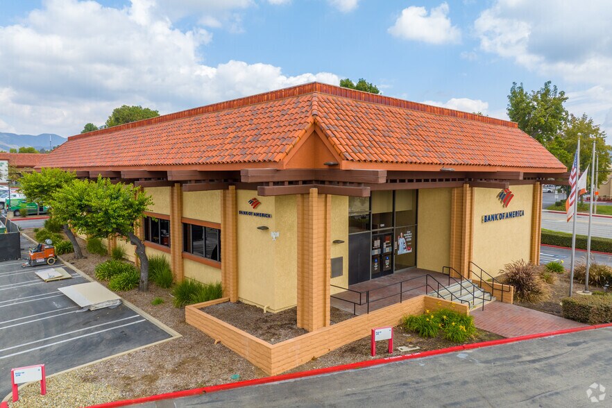 1399 Foothill Blvd, La Verne, CA à vendre - Photo du bâtiment - Image 2 de 4