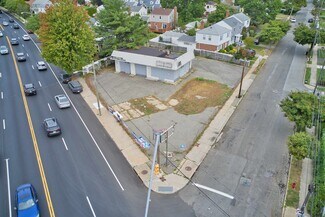 More details for 400 Herricks Rd, Mineola, NY - Retail for Sale