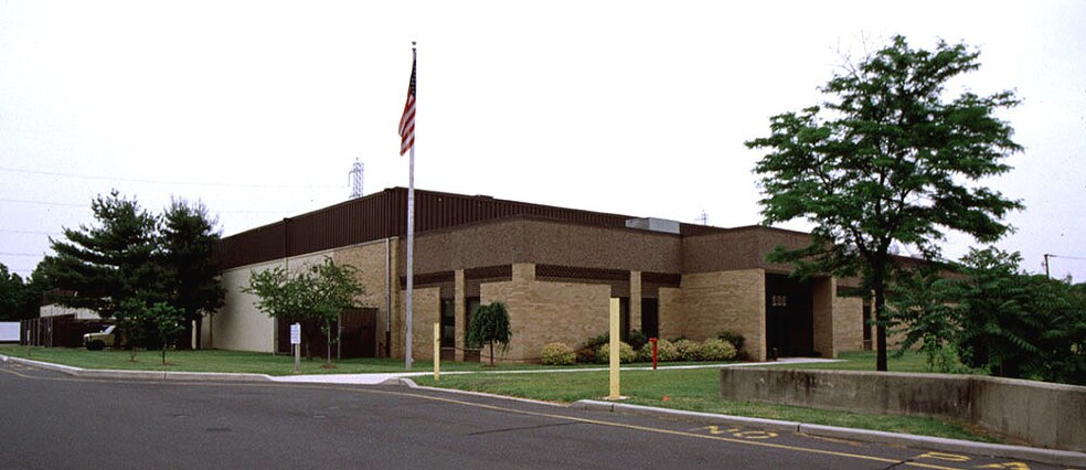 200 Circle Dr N, Piscataway, NJ à louer - Photo du bâtiment - Image 2 de 6