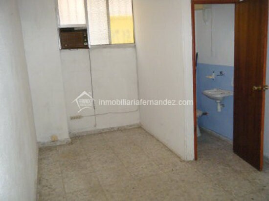 Retail in Cáceres, Cáceres for sale - Building Photo - Image 3 of 6
