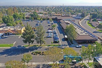 Plus de détails pour 4823 Stockdale Hwy, Bakersfield, CA - Bureau/Commerce de détail, Commerce de détail à louer