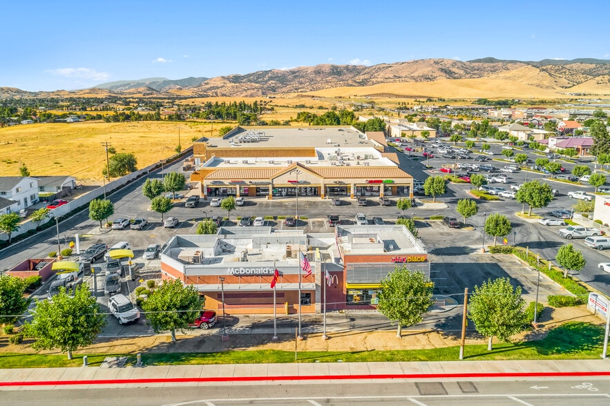 785 Tucker Rd, Tehachapi, CA for sale - Building Photo - Image 2 of 11