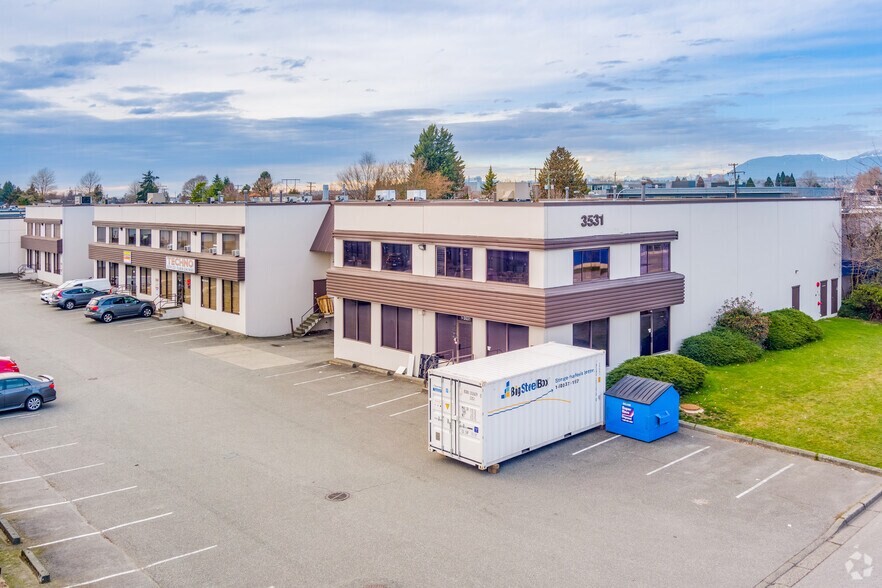 3531 Jacombs Rd, Richmond, BC à louer - Photo du bâtiment - Image 2 de 5
