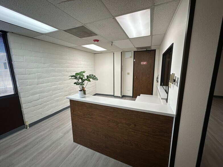 2323 16th St, Bakersfield, CA à louer - Photo du bâtiment - Image 3 de 15