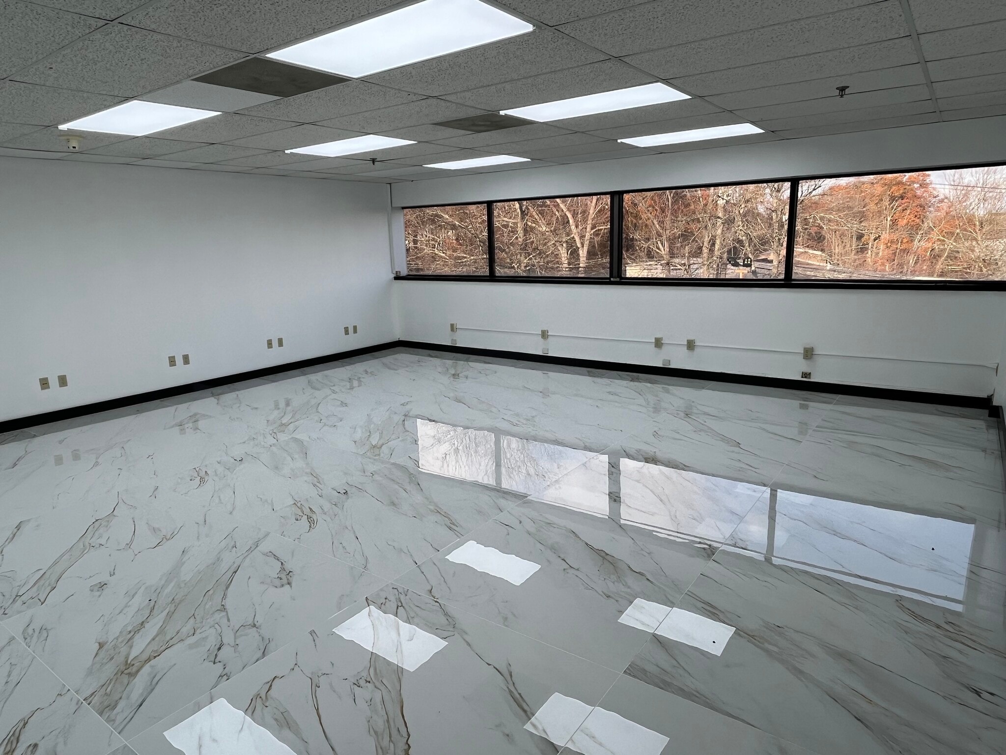 45 Connair Rd, Orange, CT for lease Interior Photo- Image 1 of 6