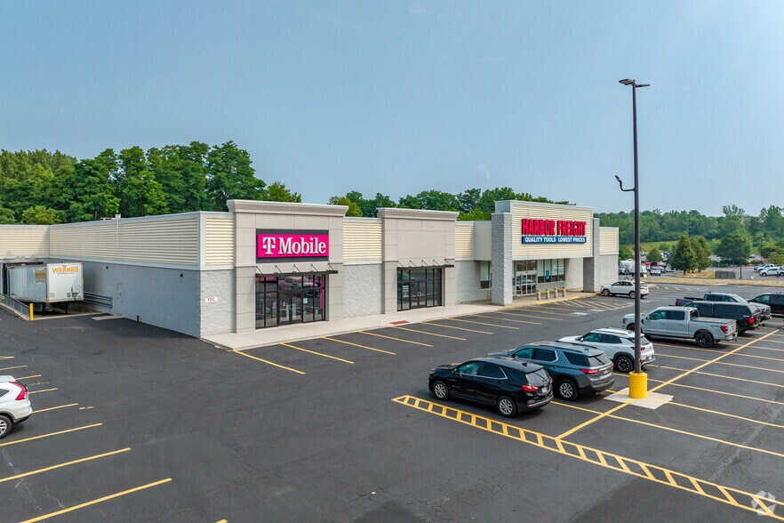 301 State Route 104, Oswego, NY à louer - Photo du bâtiment - Image 3 de 5