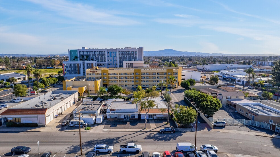 13042-13046 Kerry St, Garden Grove, CA for sale - Building Photo - Image 2 of 9