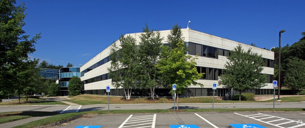 176 Middlesex Tpke, Bedford, MA à vendre - Photo du bâtiment - Image 2 de 10