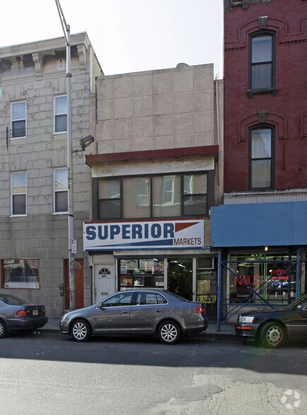 637 Newark Ave, Jersey City, NJ à louer - Photo du bâtiment - Image 2 de 4
