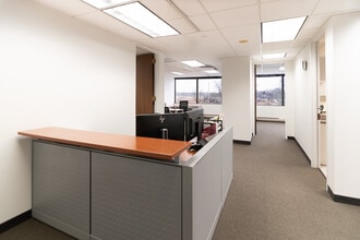 3701 Algonquin Rd, Rolling Meadows, IL à louer Photo intérieure- Image 2 de 8