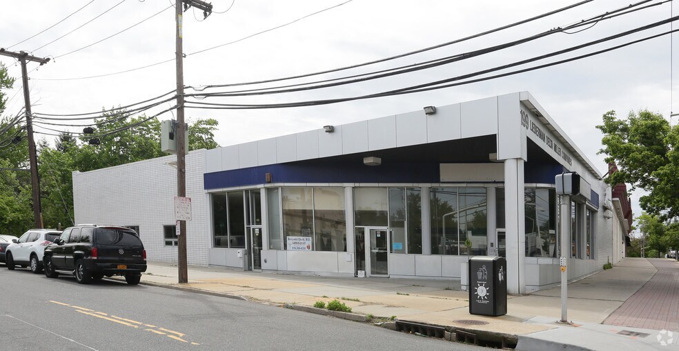 193-199 Middle Neck Rd, Great Neck, NY à vendre - Photo du bâtiment - Image 3 de 9