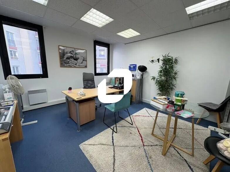 Bureau dans Montigny-le-Bretonneux à louer - Photo intérieure - Image 2 de 8