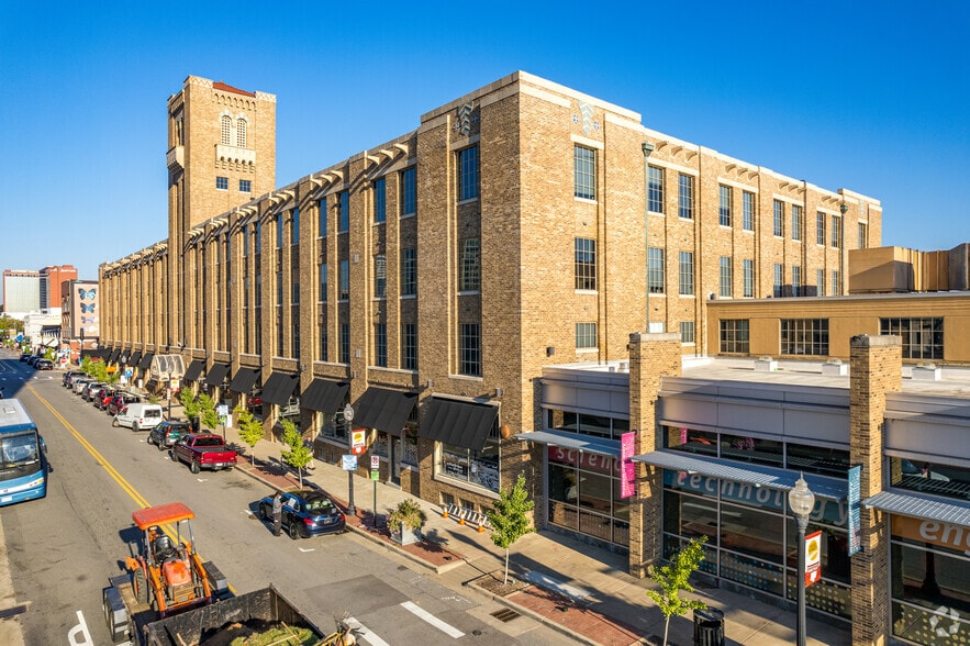 500 President Clinton Ave, Little Rock, AR à louer - Photo du bâtiment - Image 1 de 7