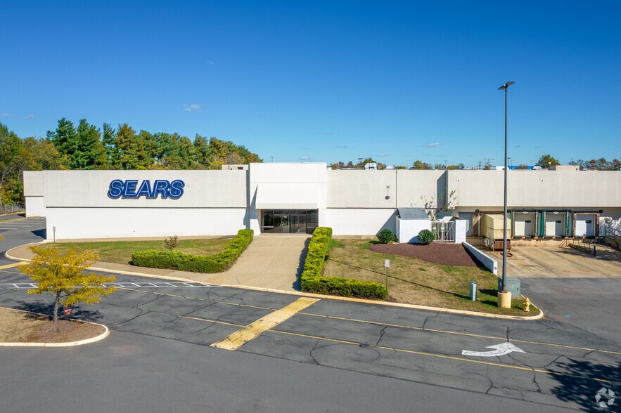 8200 Sudley Rd, Manassas, VA for sale - Building Photo - Image 3 of 5