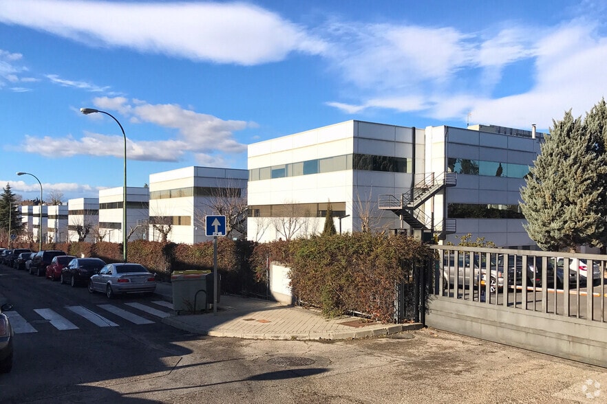 Office in Madrid, Madrid for lease - Building Photo - Image 3 of 4