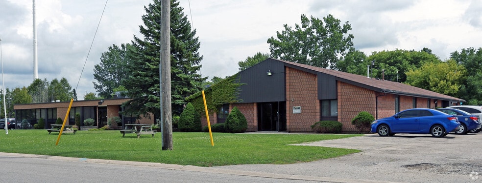 1540 N Routledge Park, London, ON à louer - Photo du bâtiment - Image 2 de 16