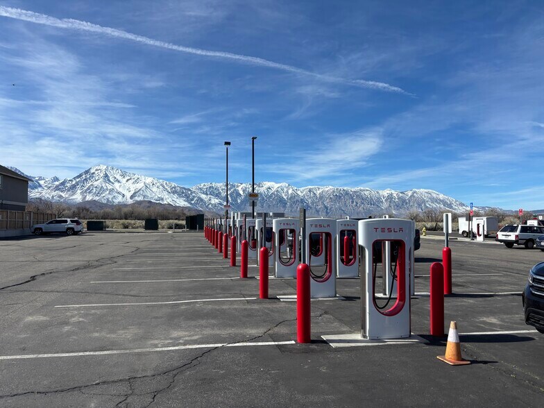U.S. Highway 395, Bishop, CA à louer - Photo du bâtiment - Image 3 de 18