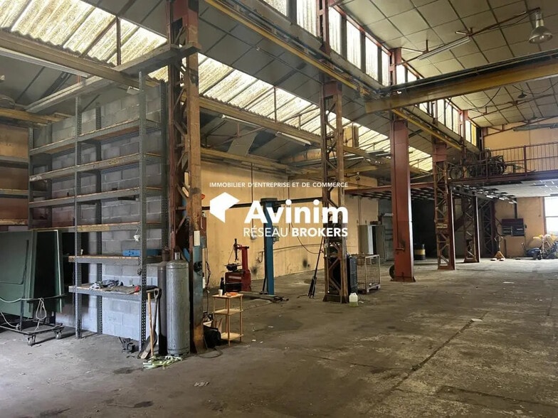 Flex in Décines-Charpieu for lease - Interior Photo - Image 3 of 14