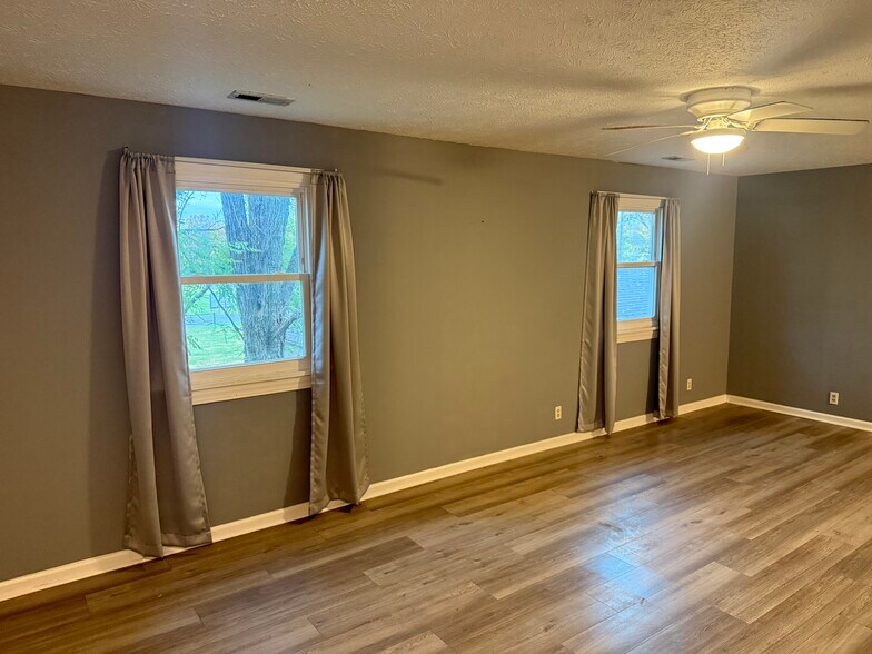 285 S Chestnut St, Monrovia, IN à vendre - Photo du bâtiment - Image 3 de 7