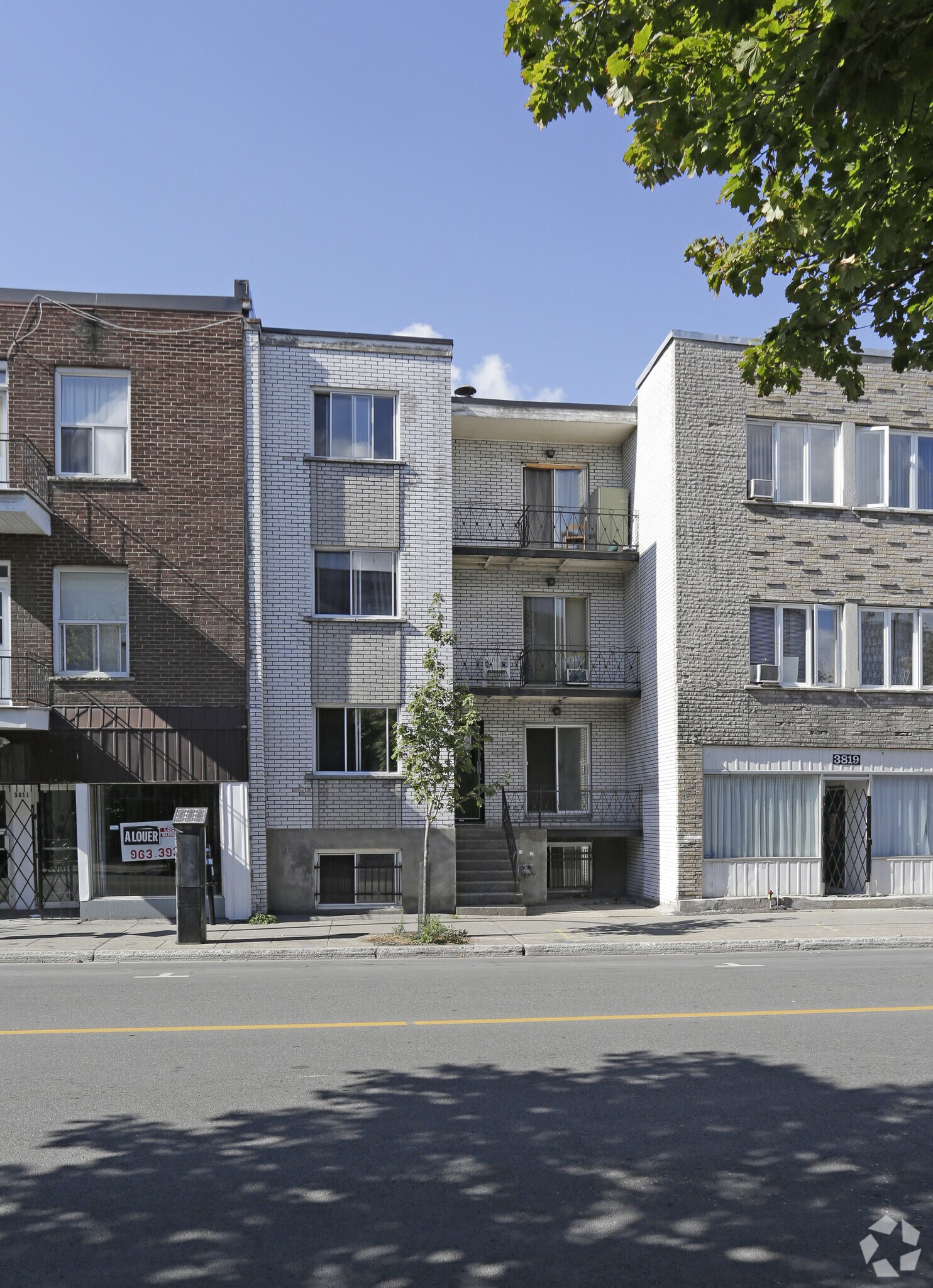 3815 Rue Sainte-Catherine E E, Montréal, QC à vendre Photo principale- Image 1 de 1