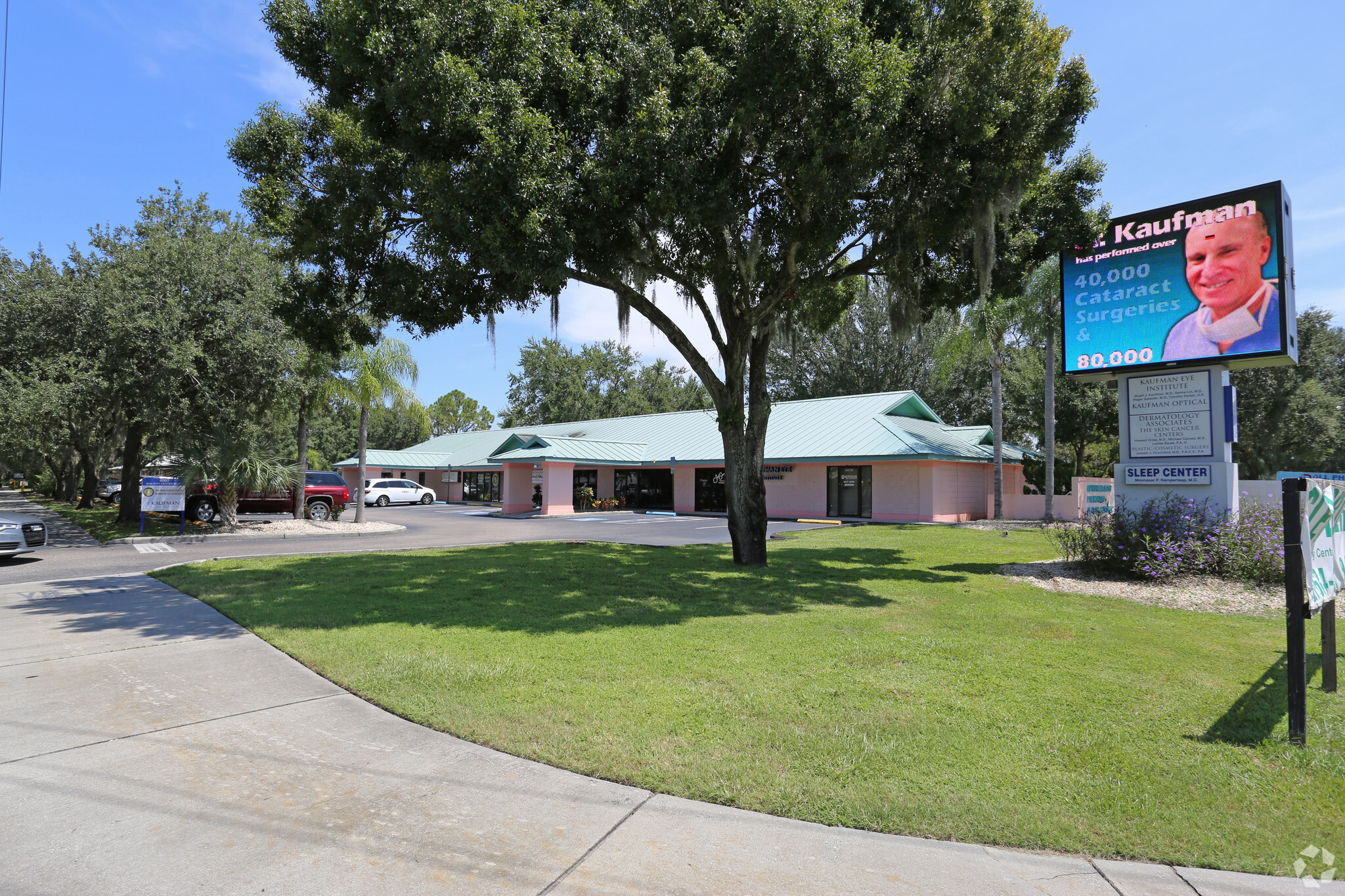 4002 Sun City Center Blvd, Sun City Center, FL for sale Primary Photo- Image 1 of 1