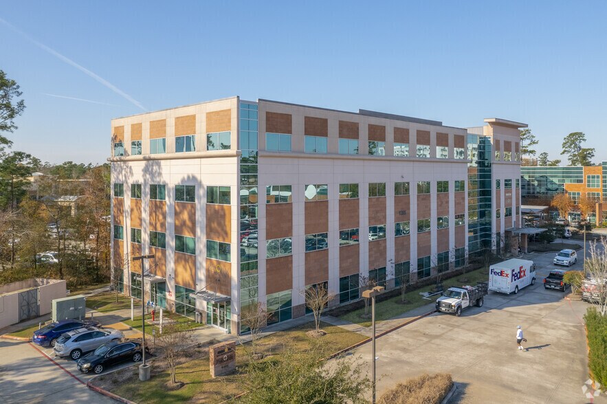 9305 Pinecroft Dr, The Woodlands, TX for lease - Building Photo - Image 1 of 6