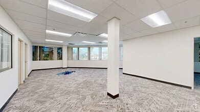 225 W Hospitality Ln, San Bernardino, CA à louer Numérisation 3D de Matterport- Image 1 de 5