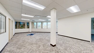 225 W Hospitality Ln, San Bernardino, CA à louer Numérisation 3D de Matterport- Image 1 de 5