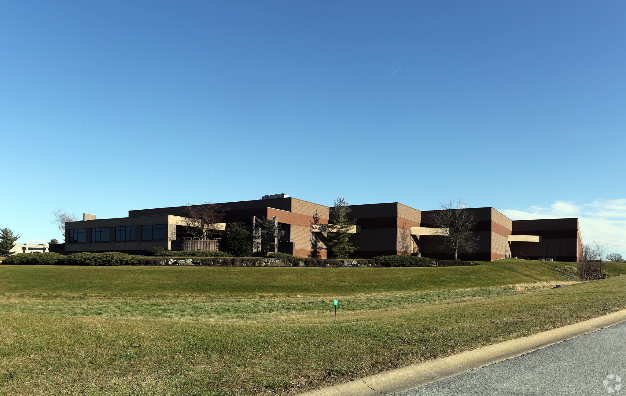 1842 Colonial Village Ln, Lancaster, PA for lease Primary Photo- Image 1 of 7