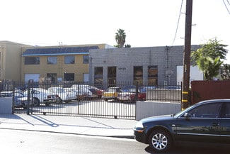 More details for 18428 Bryant St, Northridge, CA - Industrial for Lease