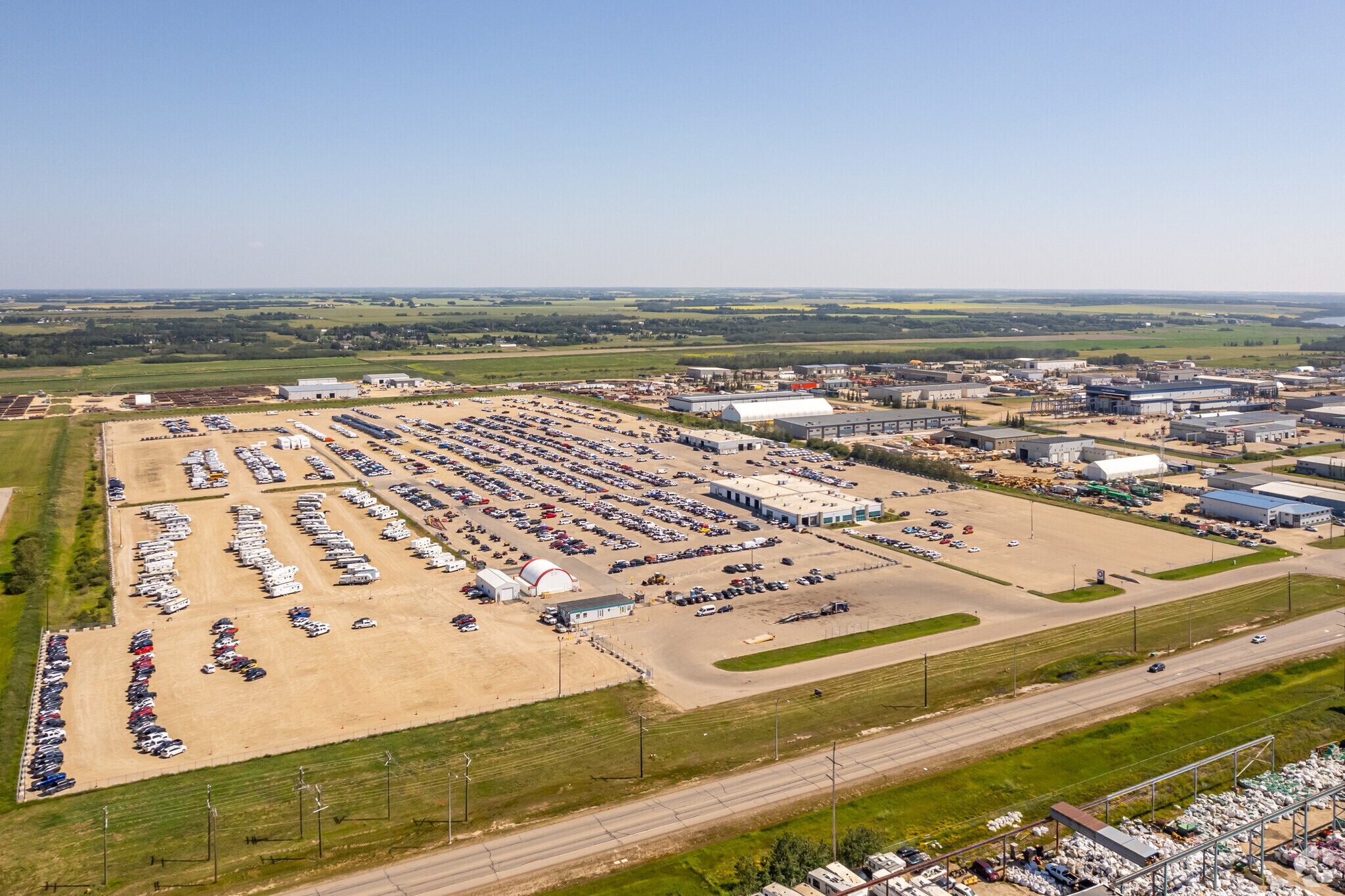 1701 9 St, Nisku, AB à louer Photo principale- Image 1 de 5