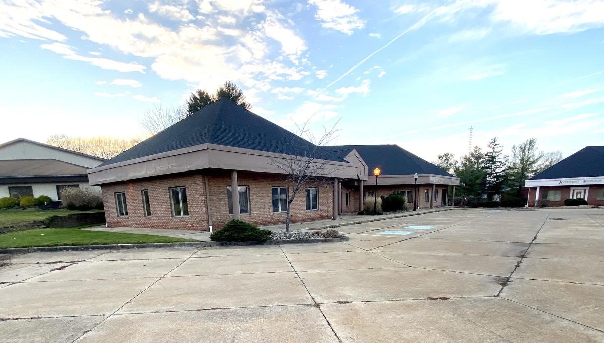 43 S Main St, Munroe Falls, OH for sale Building Photo- Image 1 of 1