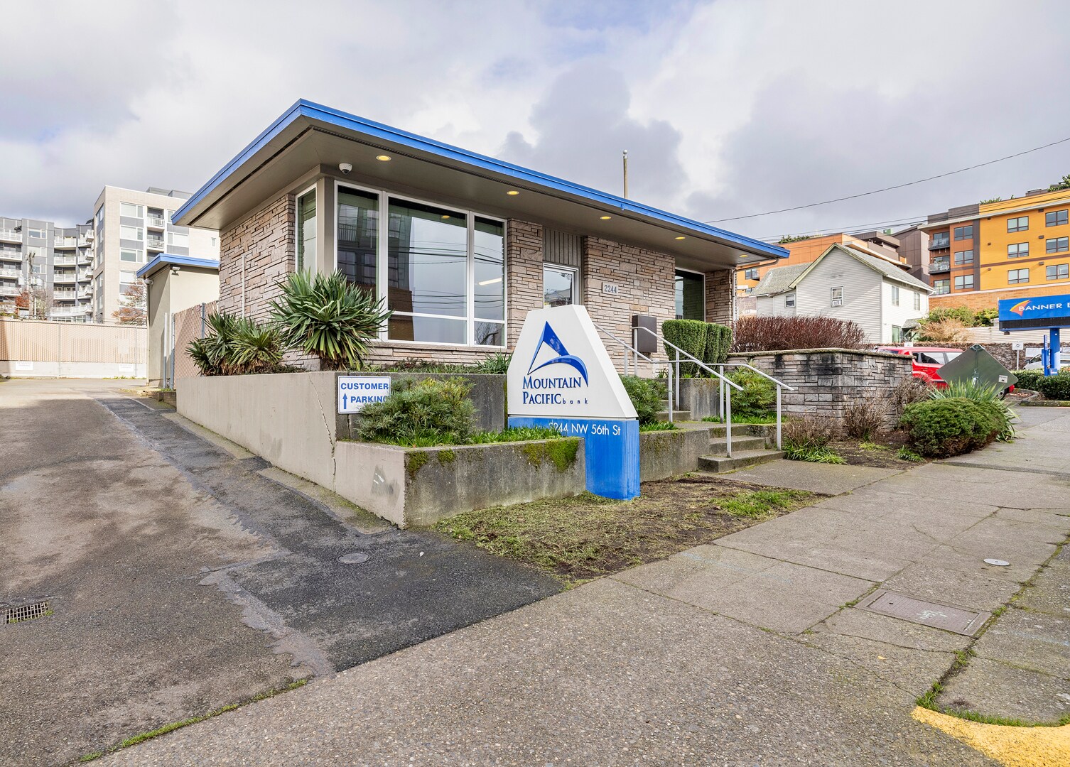 2244 NW 56th St, Seattle, WA à louer Photo principale- Image 1 de 4