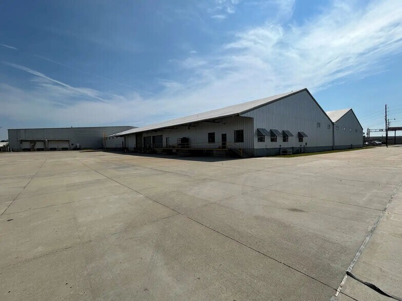 2929 Louisville Ave, Monroe, LA à louer - Photo du bâtiment - Image 1 de 6