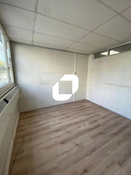 Office in Sèvres for lease - Interior Photo - Image 3 of 15