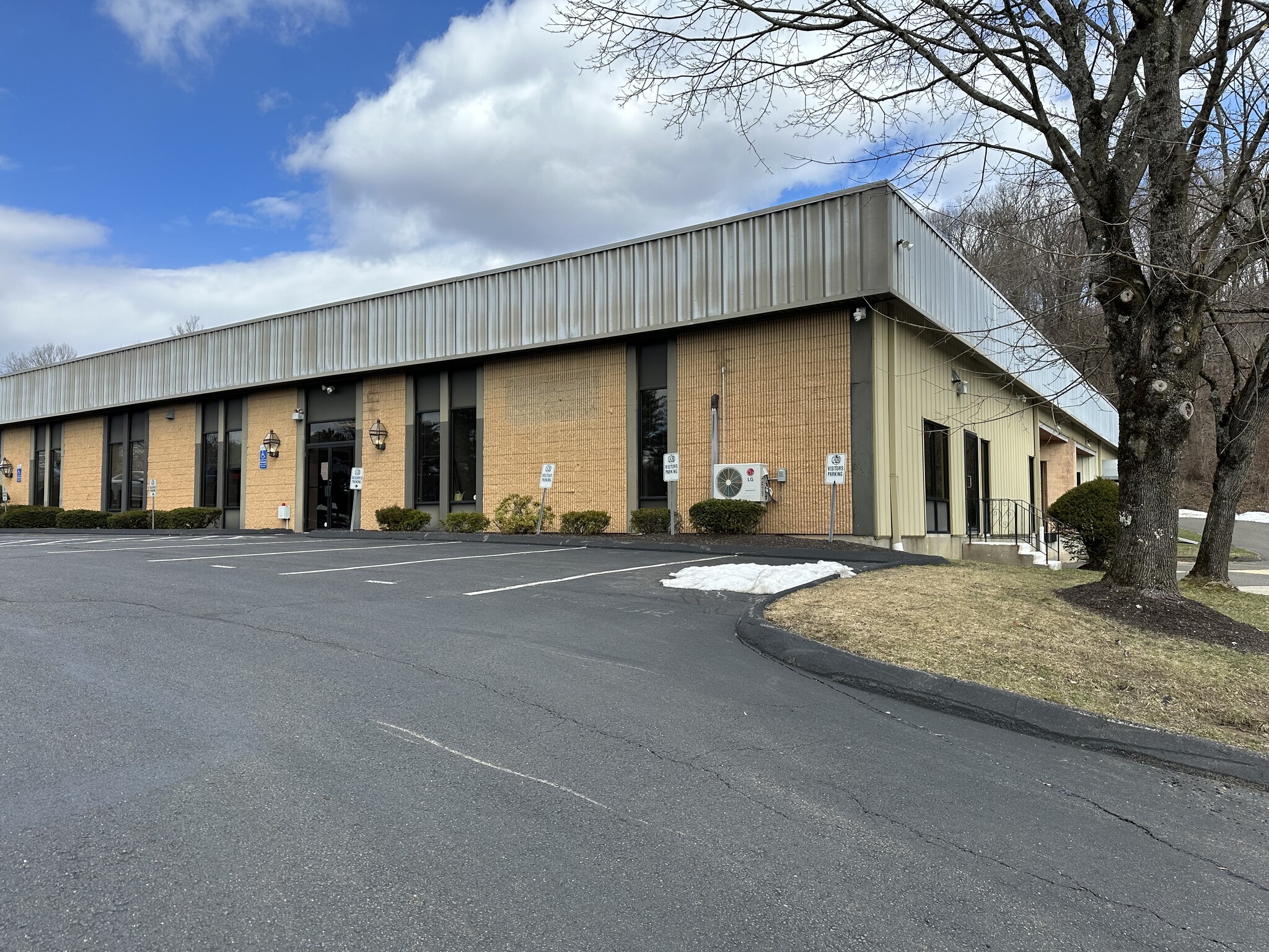 61 Commerce Rd, Brookfield, CT for lease Primary Photo- Image 1 of 9
